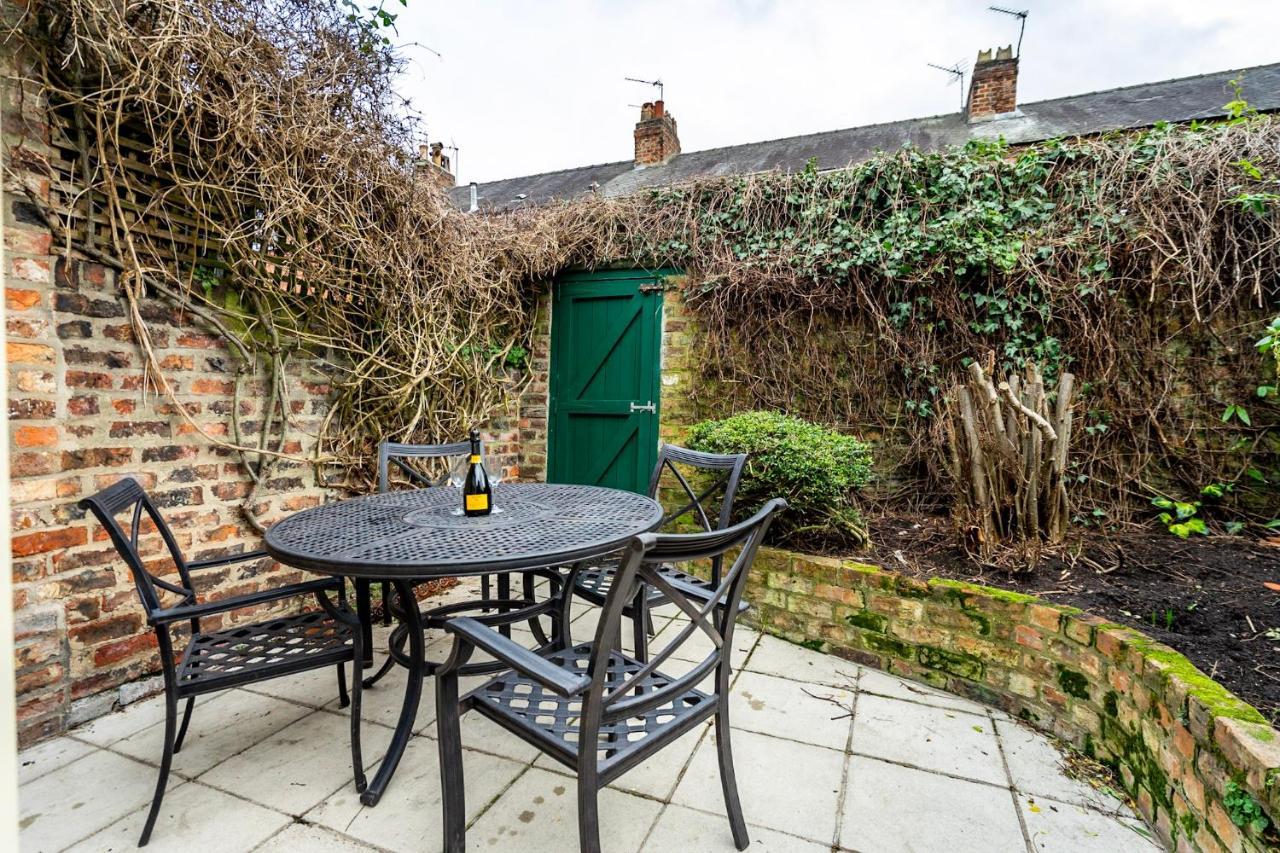 Villa 7 St John'S Crescent York Esterno foto
